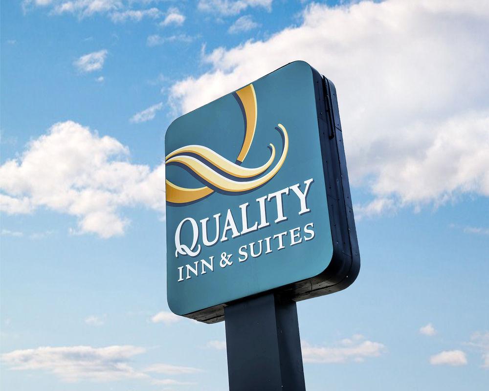 Quality Inn & Suites North Gibsonia Екстер'єр фото